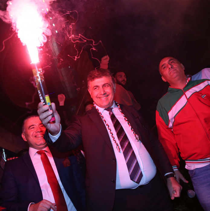 Bayrakları Hazırlayın