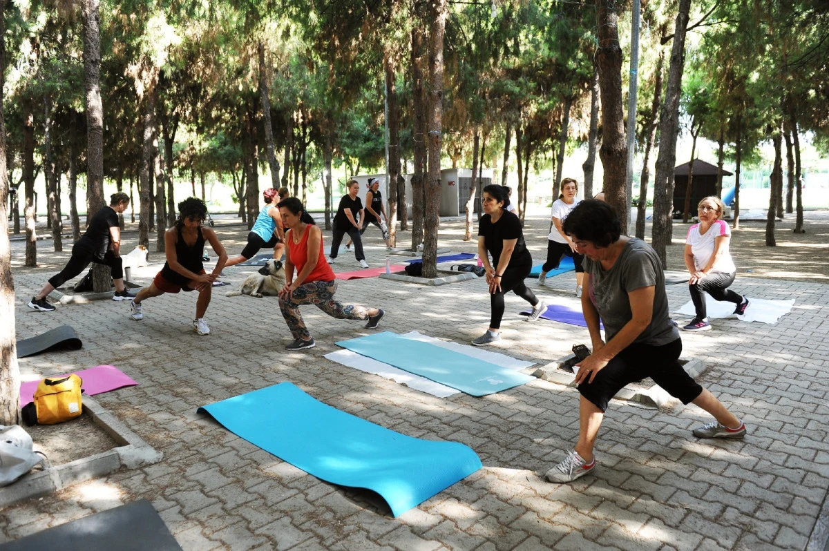 Karşıyaka’da Sabah Sporları Parklara Taşındı
